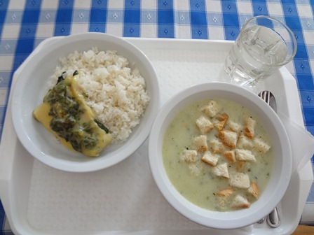H5-456hallunch.jpg